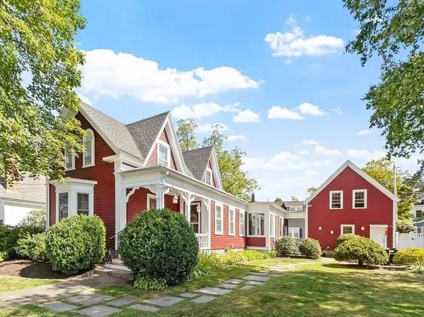 4 Norwood Ave, Rockport, MA 01966