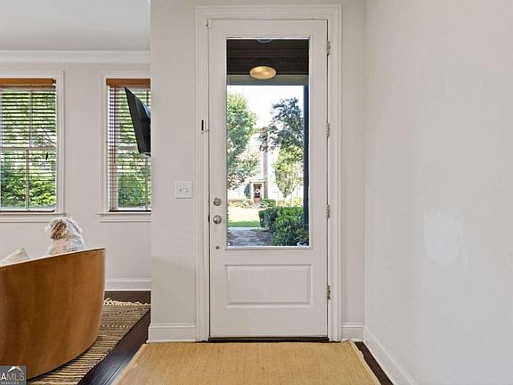 5th image of 6044 Lucas St