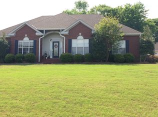 46 Alexander Ct, Deatsville, AL 36022