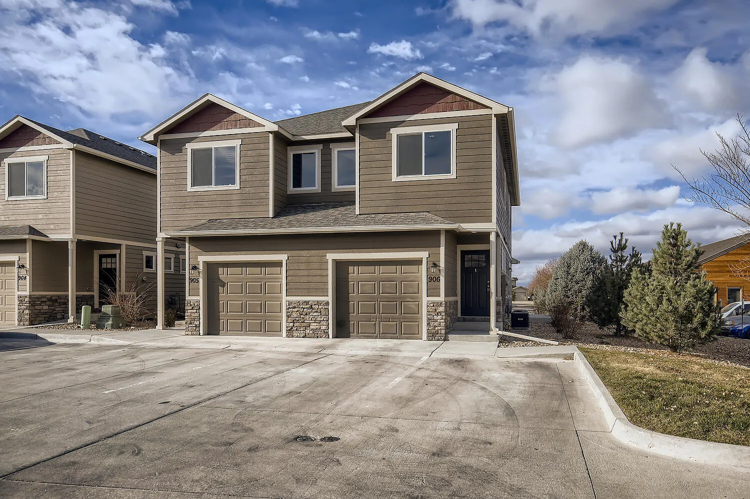 3 bed, 2.5 bath, 1400 sqft, $2,095 — Photo 3