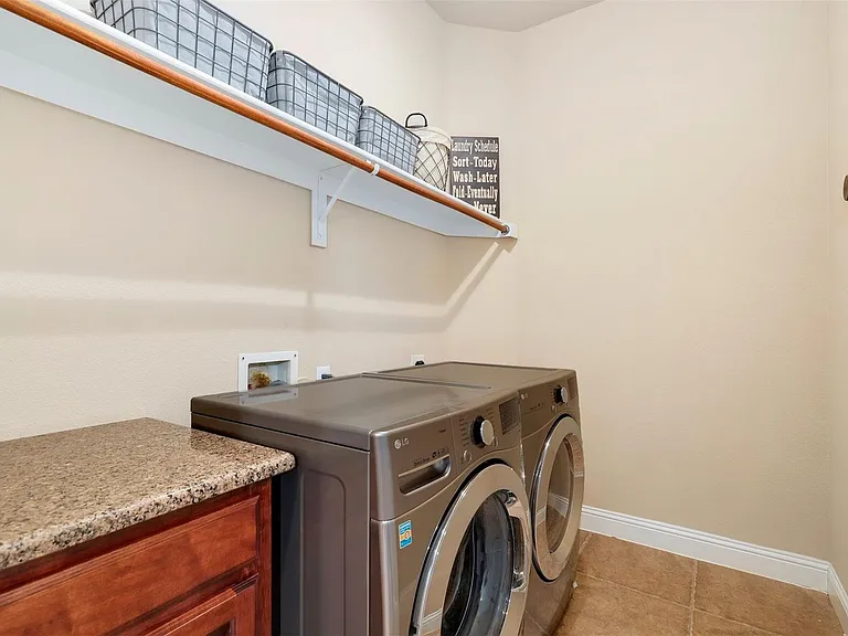 12813 Sherbrooke Dr — Photo 17