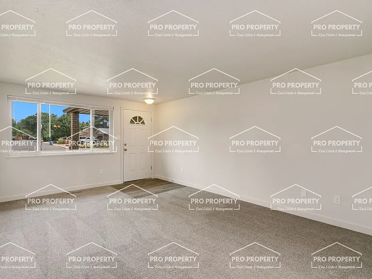 424 W 43rd St — Photo 5