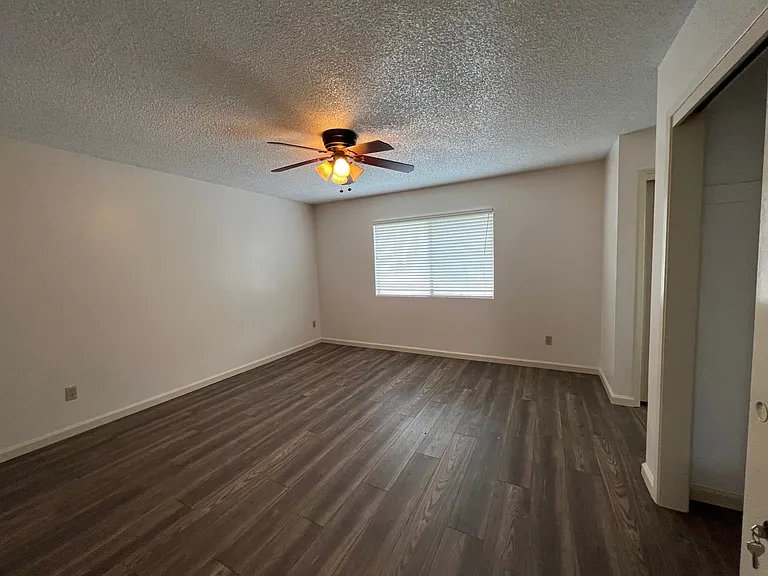 7200 Bennington Way — Photo 14
