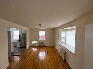 61-57 224th St #B, Oakland Gardens, NY 11364