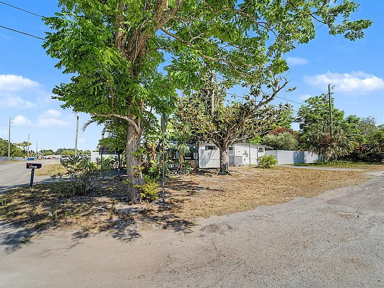 7708 Maryland Ave — Photo 49