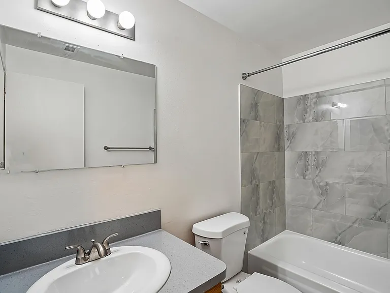 Midtown Park Apartments — Photo 65
