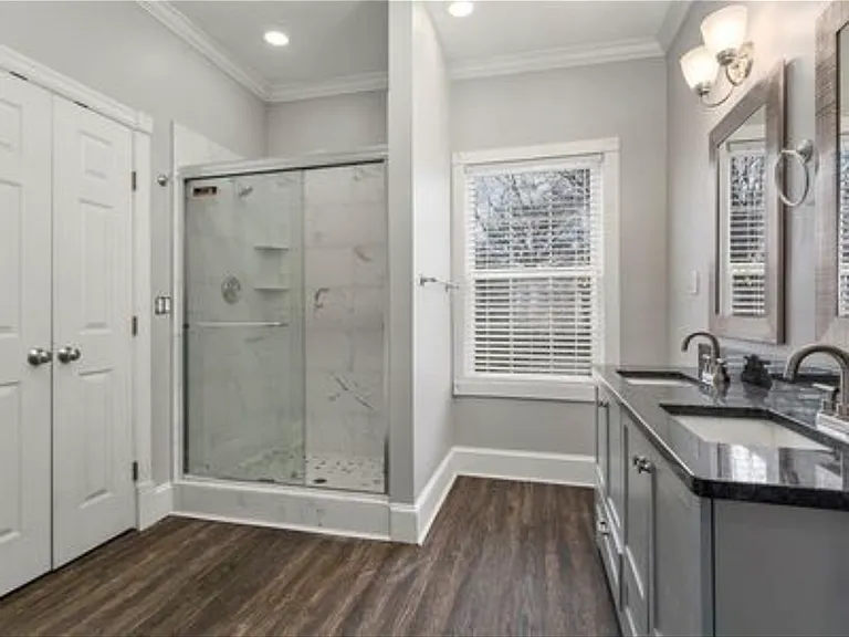 810 W Truman Rd — Photo 14