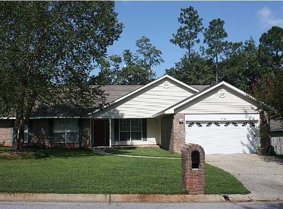 2nd image of 2109 Saint Andrews Dr