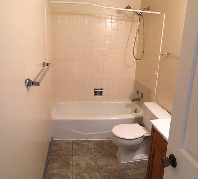 409 W Washington Ave — Photo 4