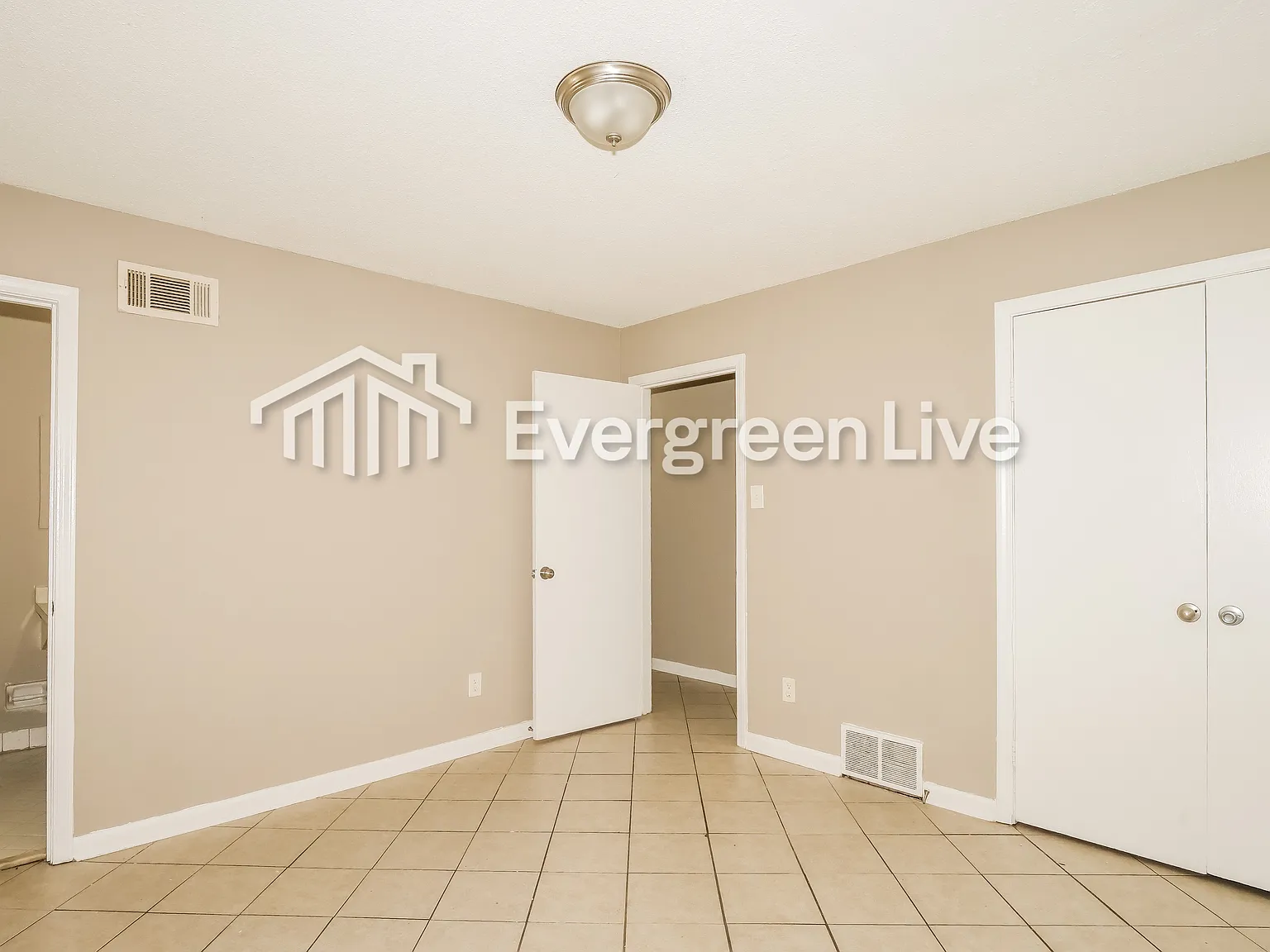 3 bed, 2.0 bath, 1156 sqft, $1,145 — Photo 2