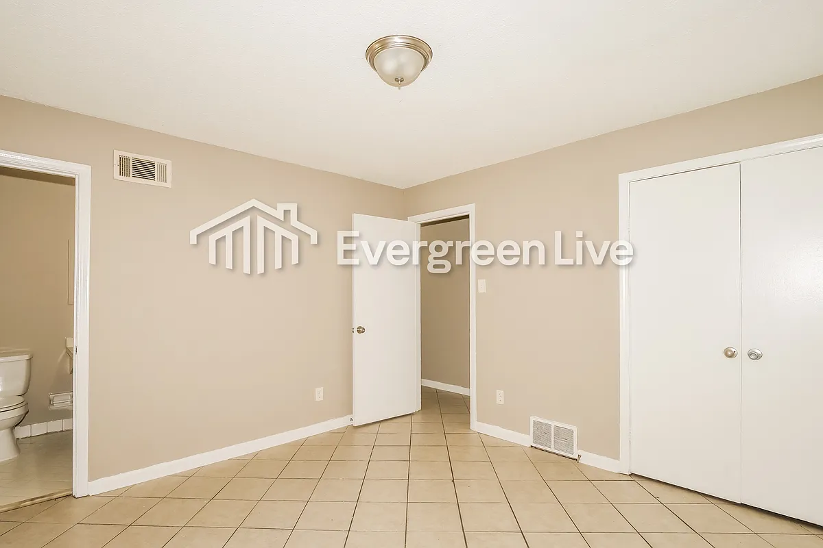 Building Photo - 3460 Meier Dr