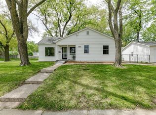 4000 40th St, Des Moines, IA 50310