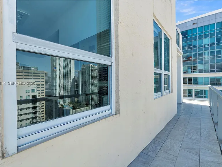 1155 Brickell Bay Dr #Penthouse 102 — Photo 37