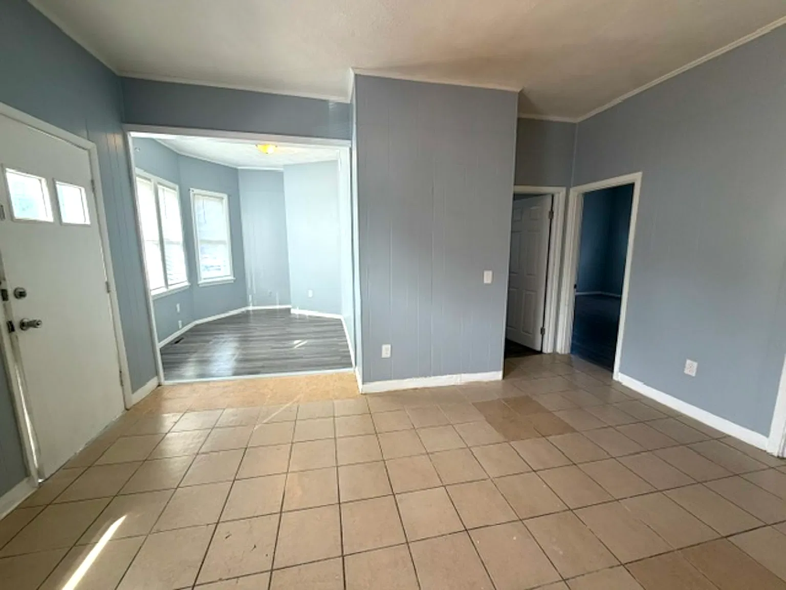 3 bed, $2,200 — Photo 2