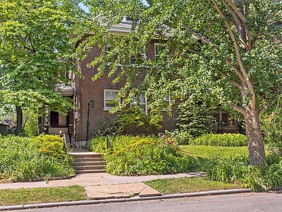 3rd image of 4048 Flora Pl