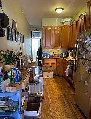 2nd image of 392 12th St APT 1R