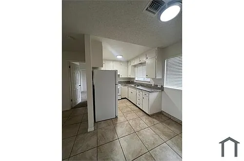 3061 E Hammond Ave #101 Photo 1