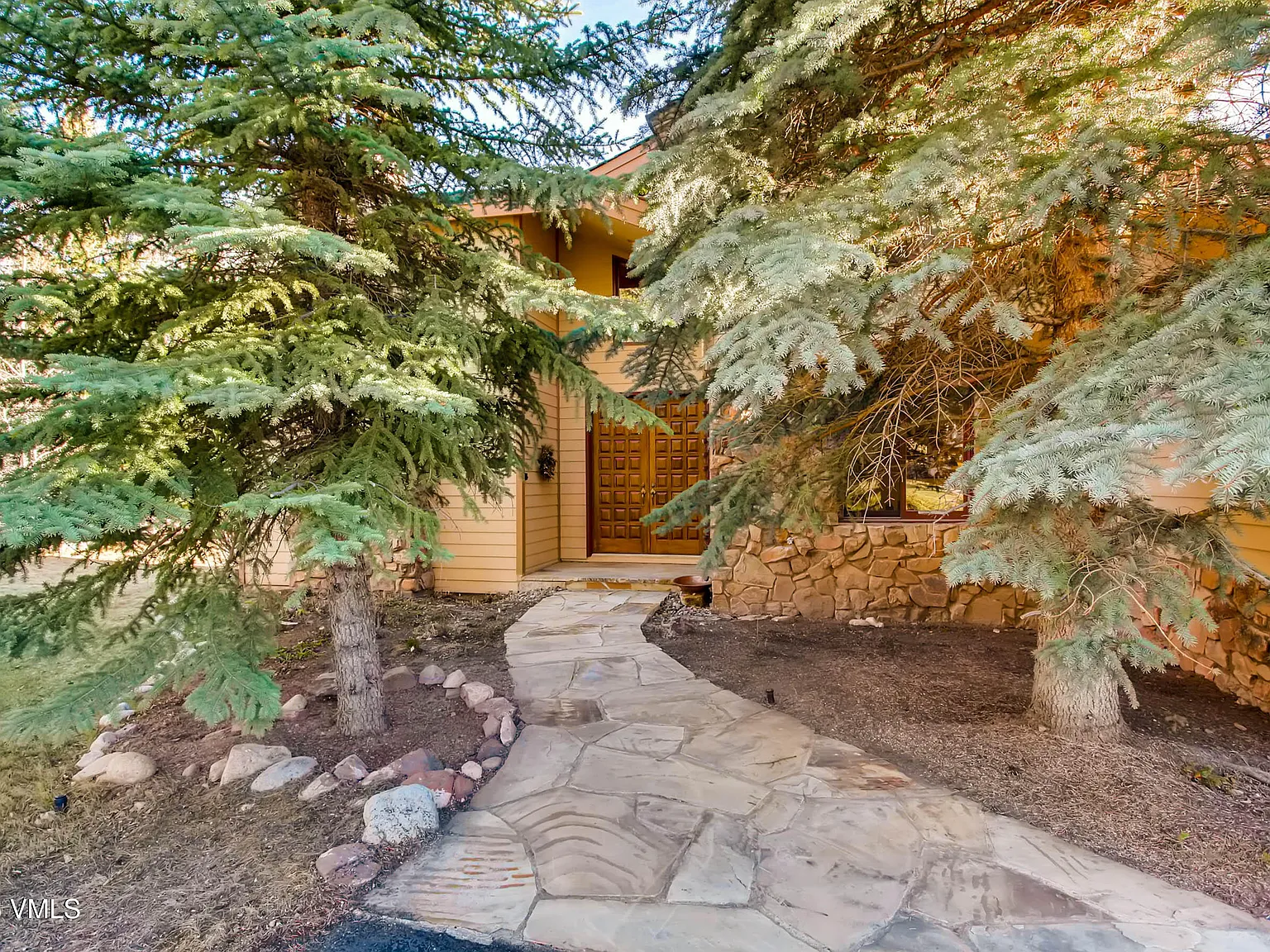 4 bed, 3.0 bath, 2340 sqft, $6,000 — Photo 4