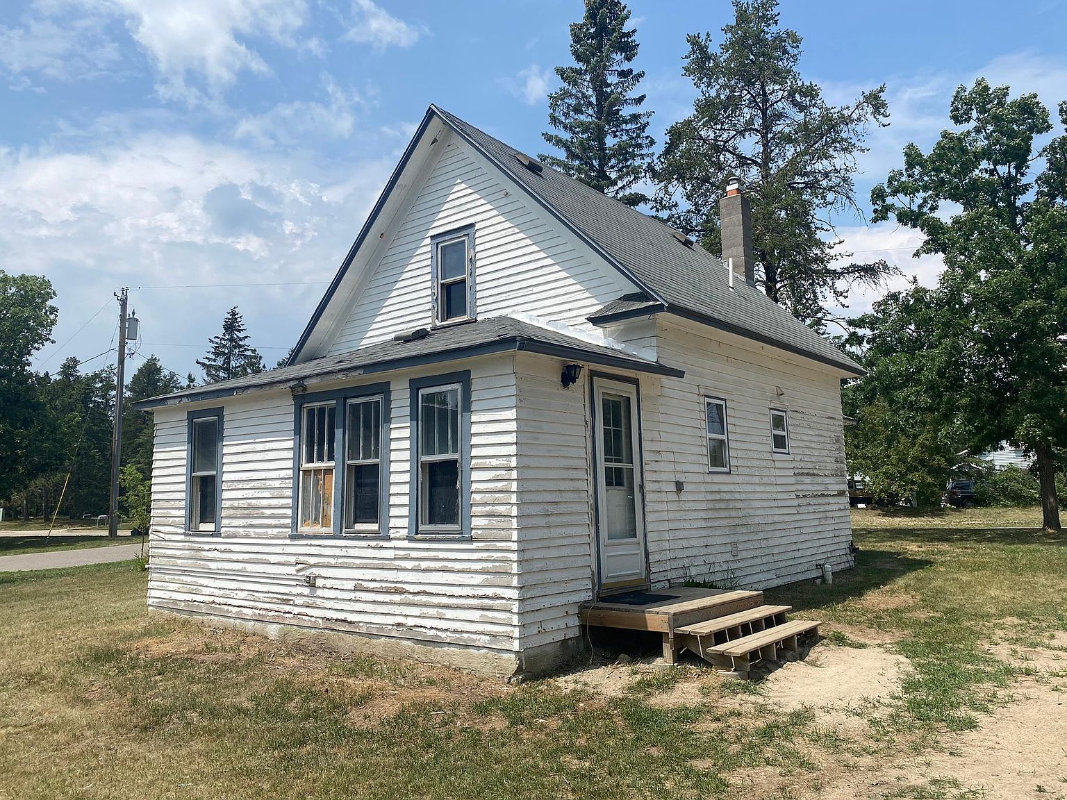 738 1st St NE, Menahga, MN 56464 Zillow