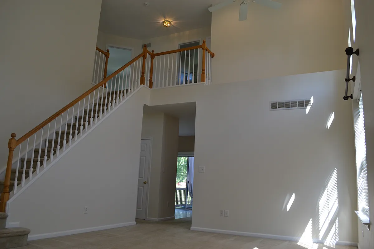 Building Photo - 41 Primrose Dr