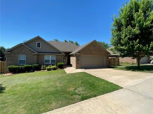 3351 W Ika Ln, Fayetteville, AR 72704