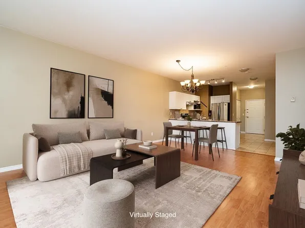 2109 Rowland St #222, Pt Coquitlam, BC V3C 6J4