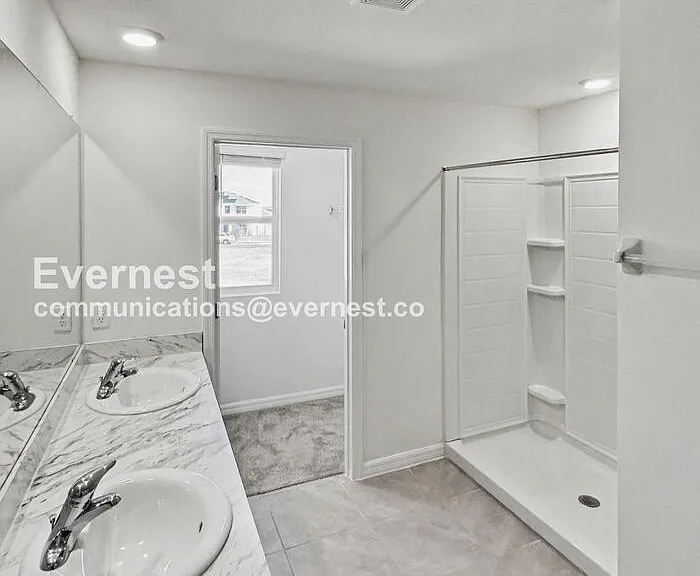 5106 Plumeria Dr — Photo 8