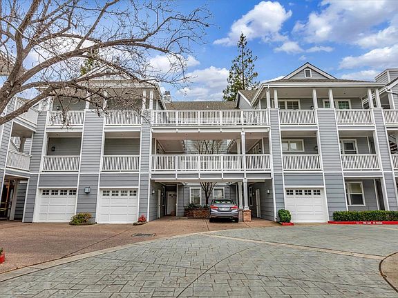 3rd image of 903 Sunrose Ter APT 105
