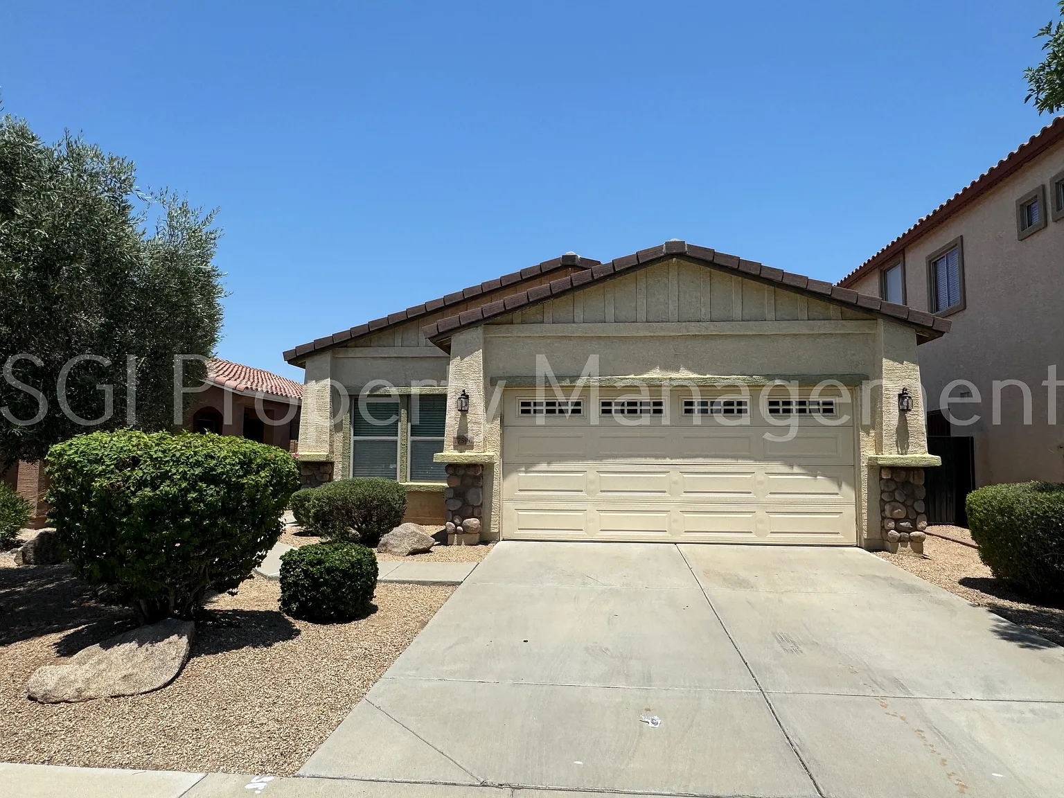 Gorgeous Suprise Farms home ready for move in — Photo 1