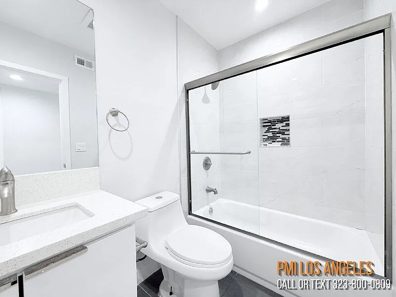 3 bed, 2.0 bath, 1200 sqft, $3,200 — Photo 3
