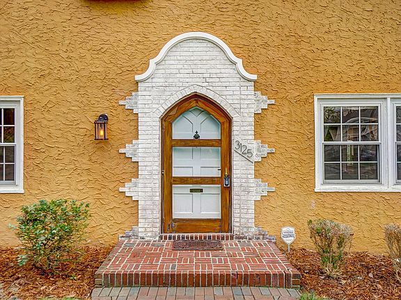 3rd image of 3125 Lookout Cir