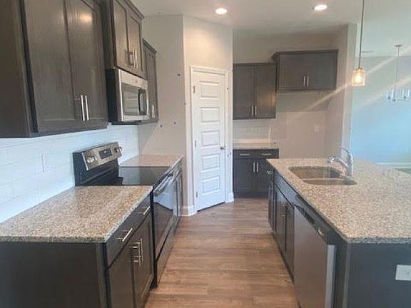 4th image of 111 Bella May Ln