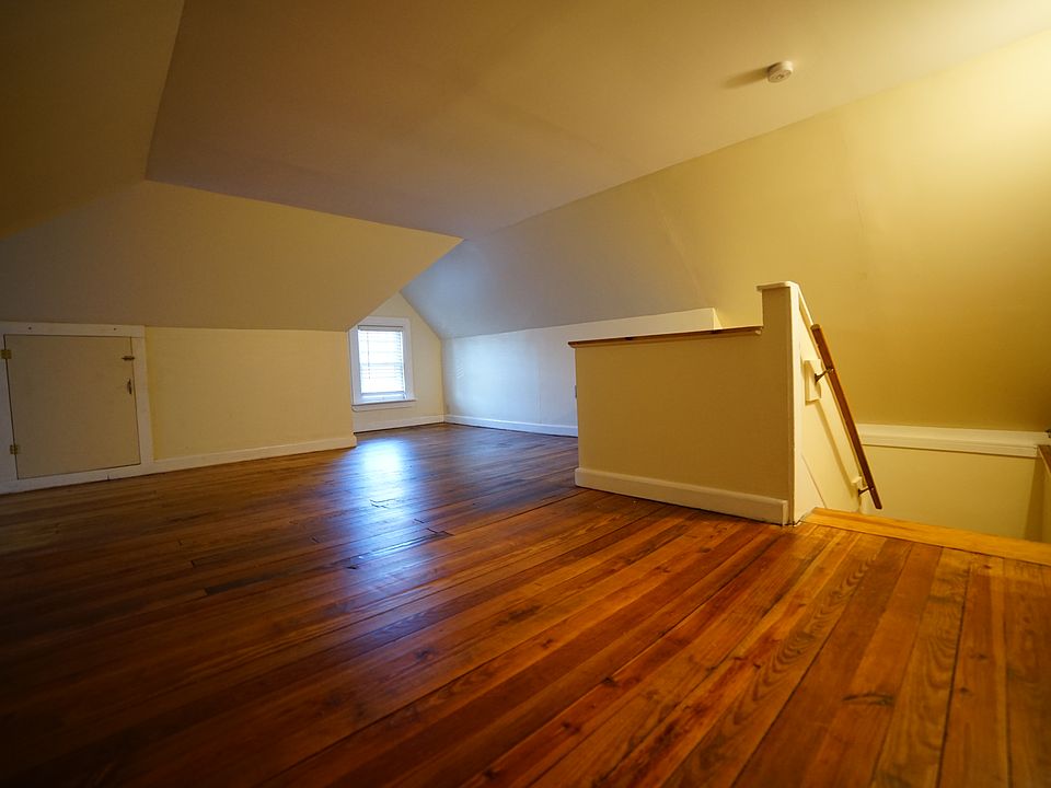 3rd floor bedroom