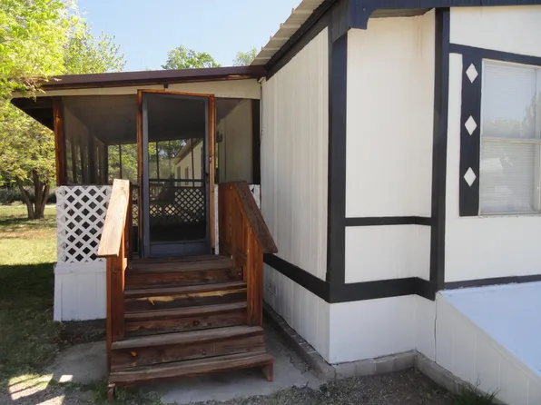 468 Diana Dr, Los Lunas, NM 87031