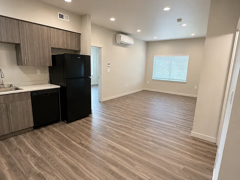 2303 W Northwest Blvd — Photo 6