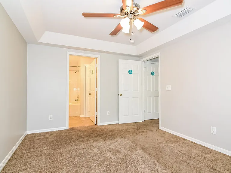 725 Cape Cod Cir — Photo 9