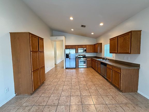 3rd image of 4306 Cottontail Ln