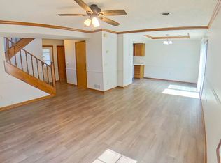 2507 Candlewood Dr, Manhattan, KS 66503