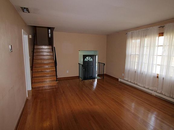 4th image of 2812 Neil Dr