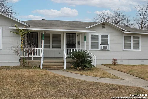 2825 W Woodlawn Ave Photo 1