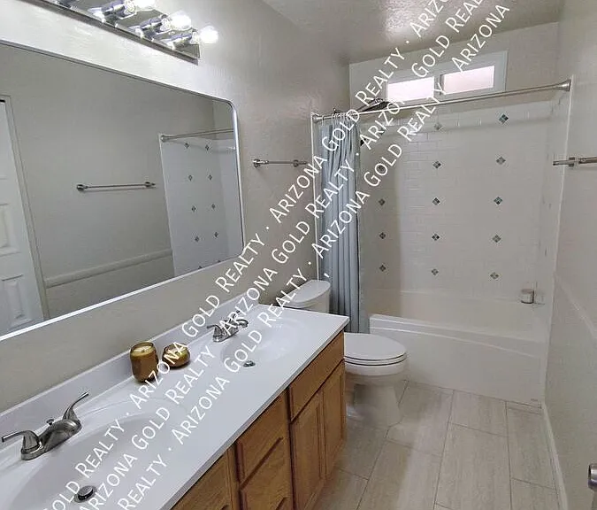 6756 S Oak St — Photo 21