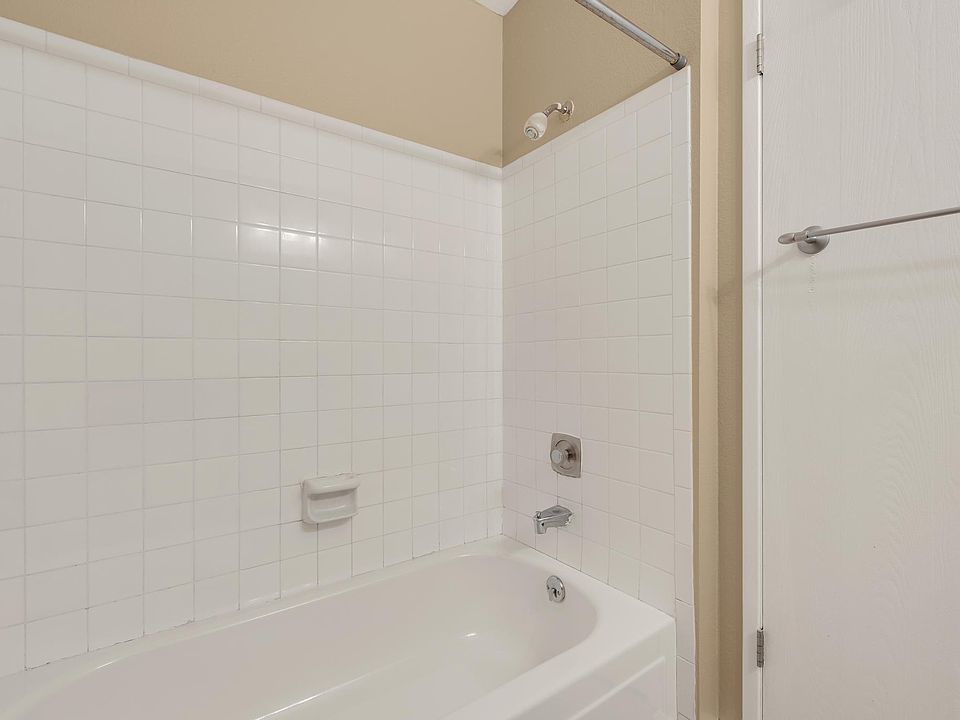 1st image of 12415 NE 130th Ct APT H-305