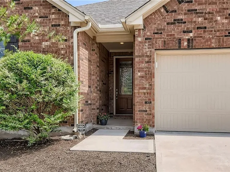 303 White River Dr — Photo 3