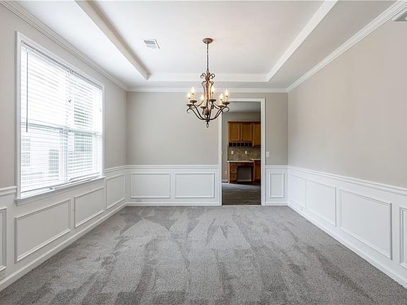 5th image of 49 Brisbane Ct