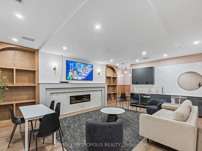 223 Princess St #709 — Photo 21
