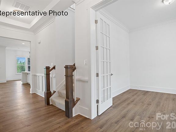 2nd image of 1491 Twin Leaf Rd