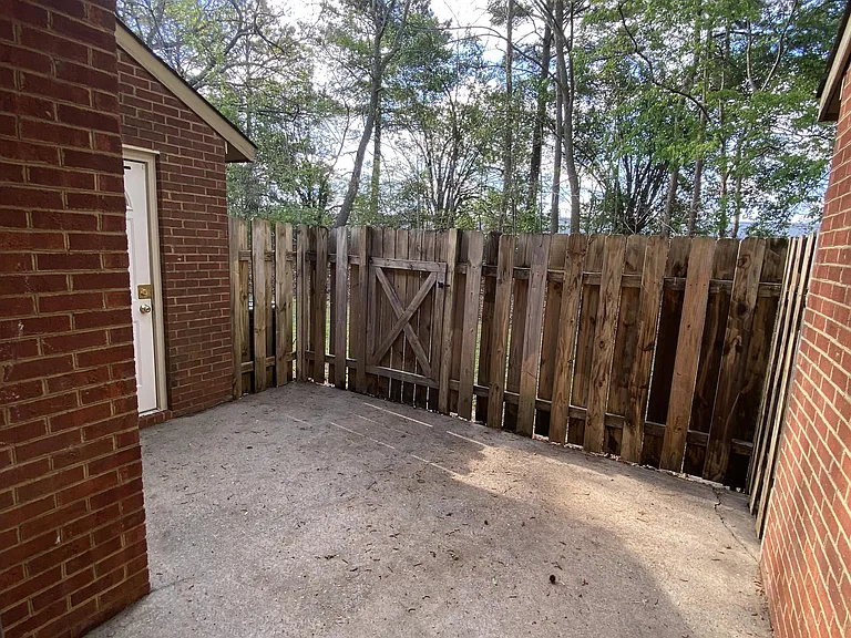 114 B Concord Dr #1 — Photo 24