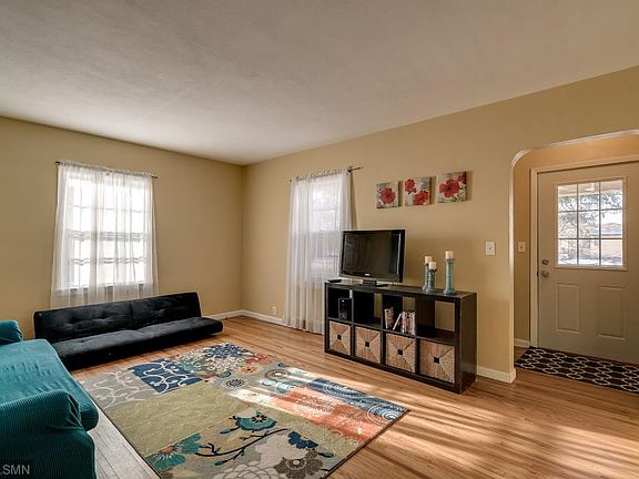 5th image of 313 W Jefferson Ave