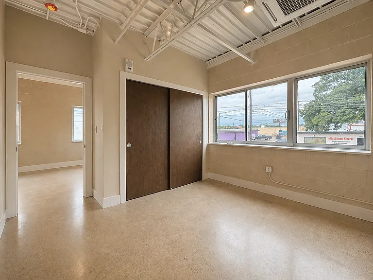 1726 Austin Ave — Photo 37