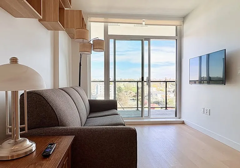 1100 Yates St #1007 — Photo 2